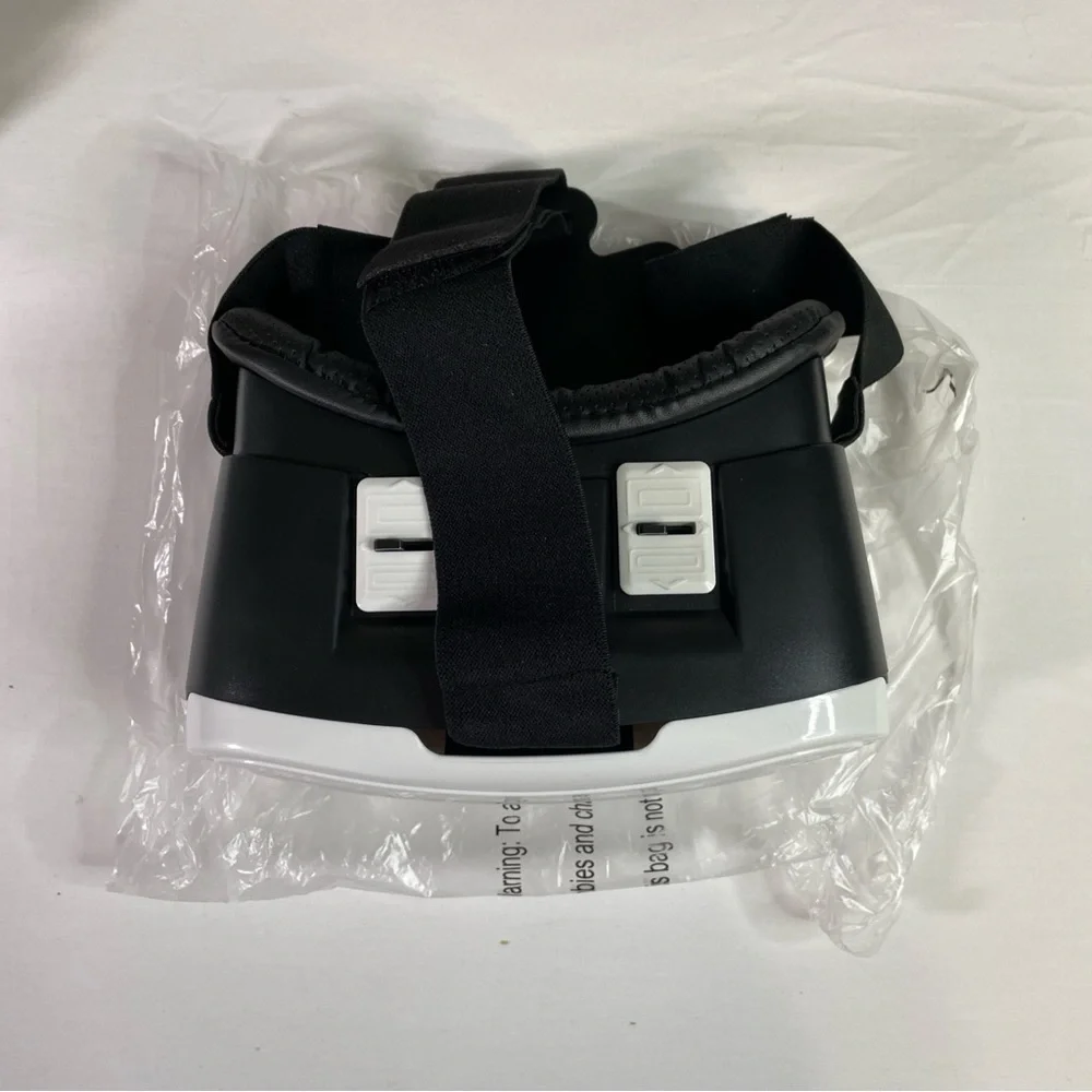 ONN White Virtual Reality VR Smartphone Headset for Apple or Android. New.